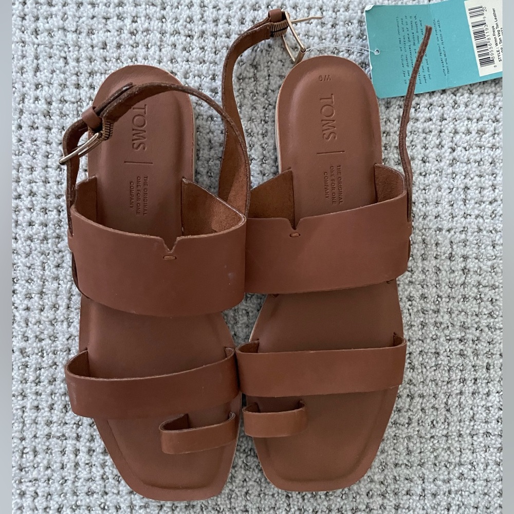 NWT Toms Sandals